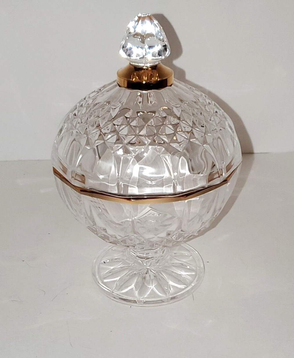 A Crystallerie D'Arques Crystal Glass Lidded Candy Dish With Gold Trim