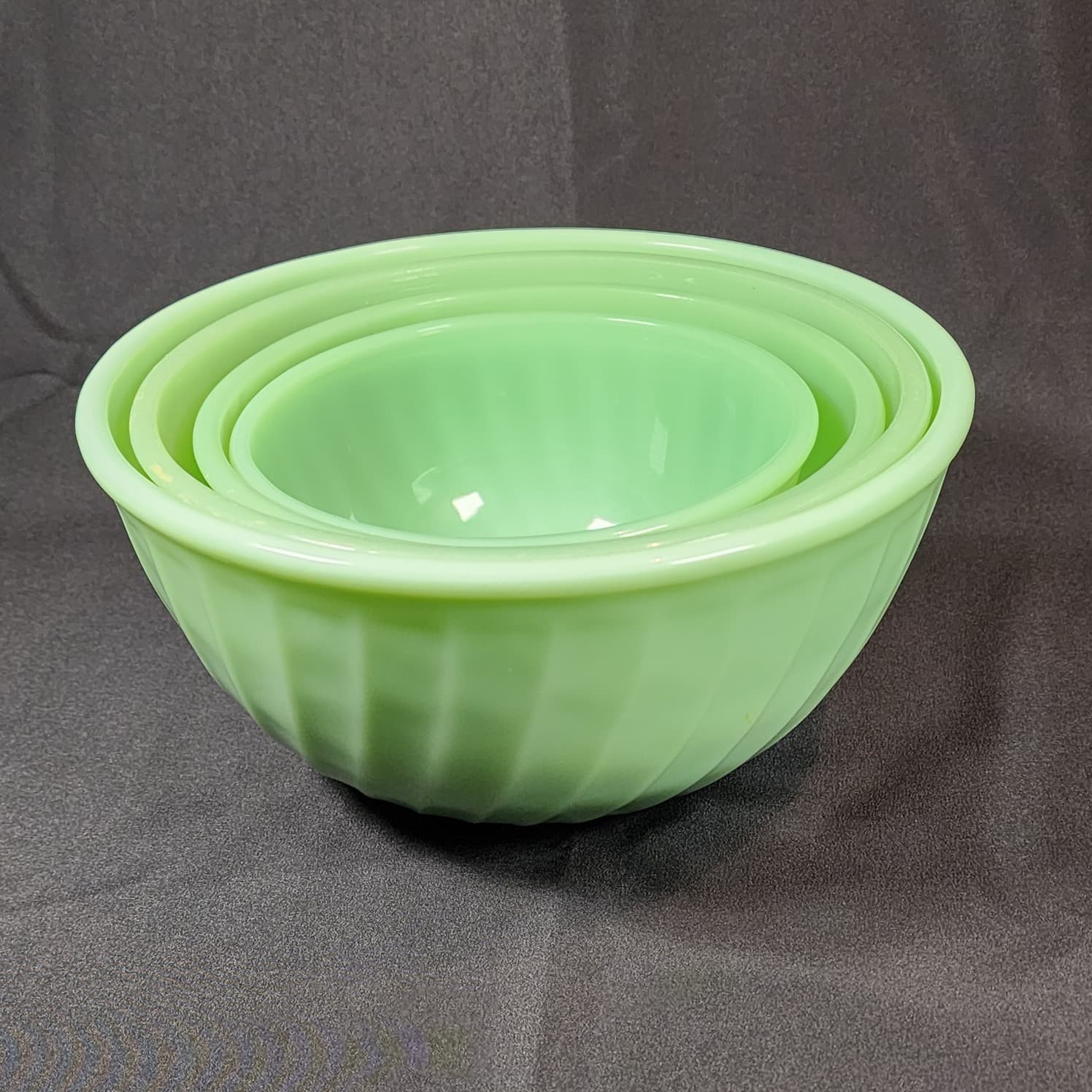 Fire King Jadite Mid-Century Swirl Swirl 4 Piece Stackable Mixing Bowl Set NICE