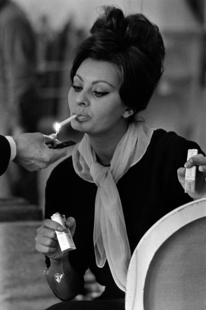 Sophia Loren smoking a cigarette the salon of the Alexandre de Par- Old Photo 2