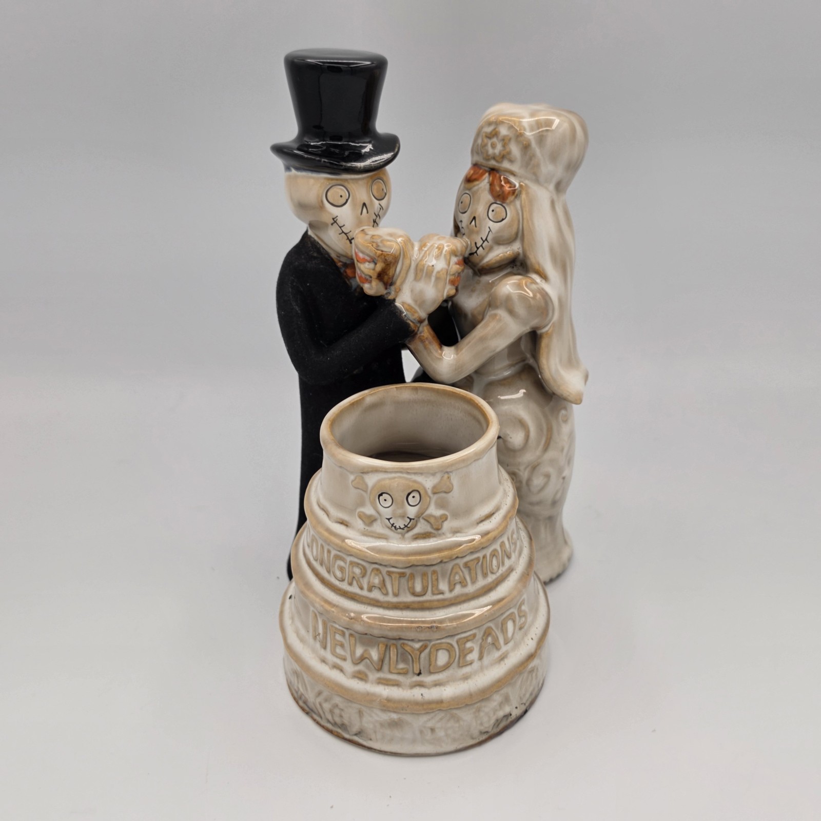 Yankee Candle Boney Bunch Bride And Groom Newly Dead’s Wedding Cake