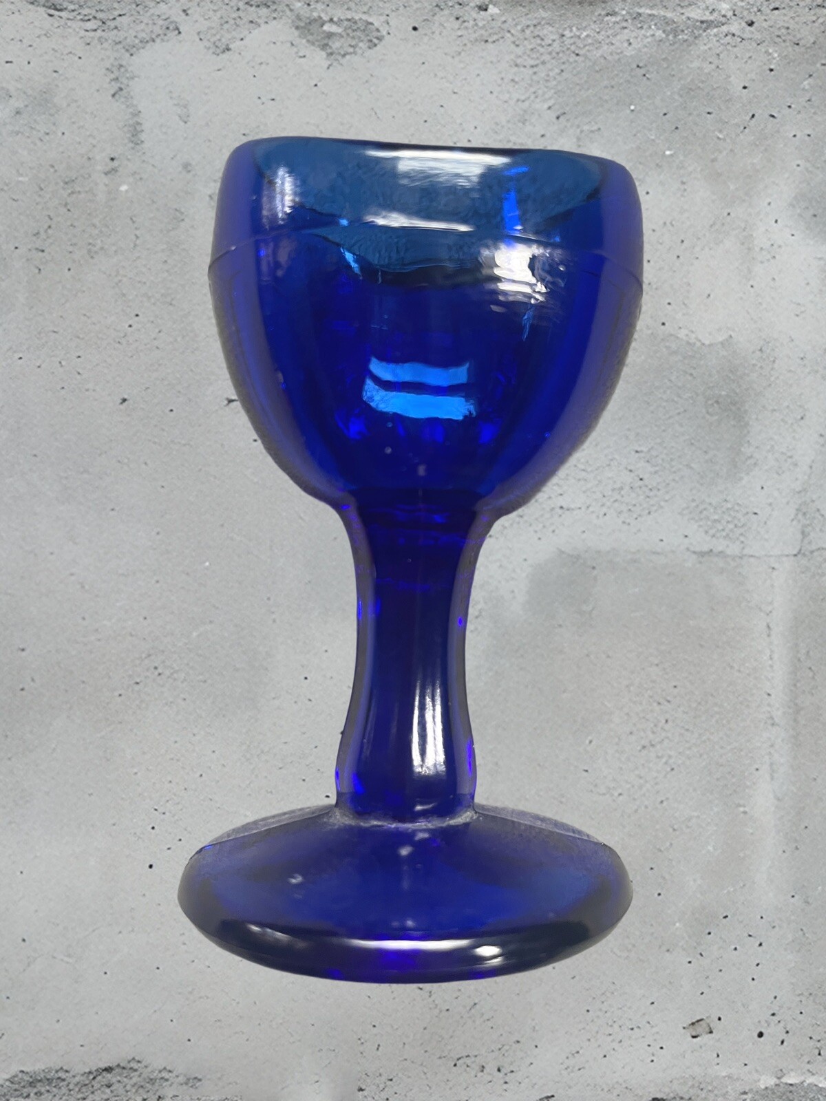 Cobalt Blue Glass Eyewash Cup, 8-Panels, Pedestal Hexagon Stem, Disc Base Cobalt Blue Glass Eyewash Cup, 8-Panels, Pedestal Hexagon Stem, Disc Base
