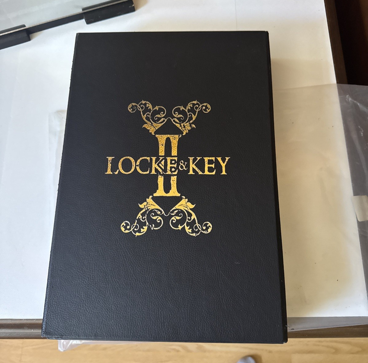 Locke & Key Head Games - RED LABEL, Head Key, Signed by Joe Hill, Artists opened