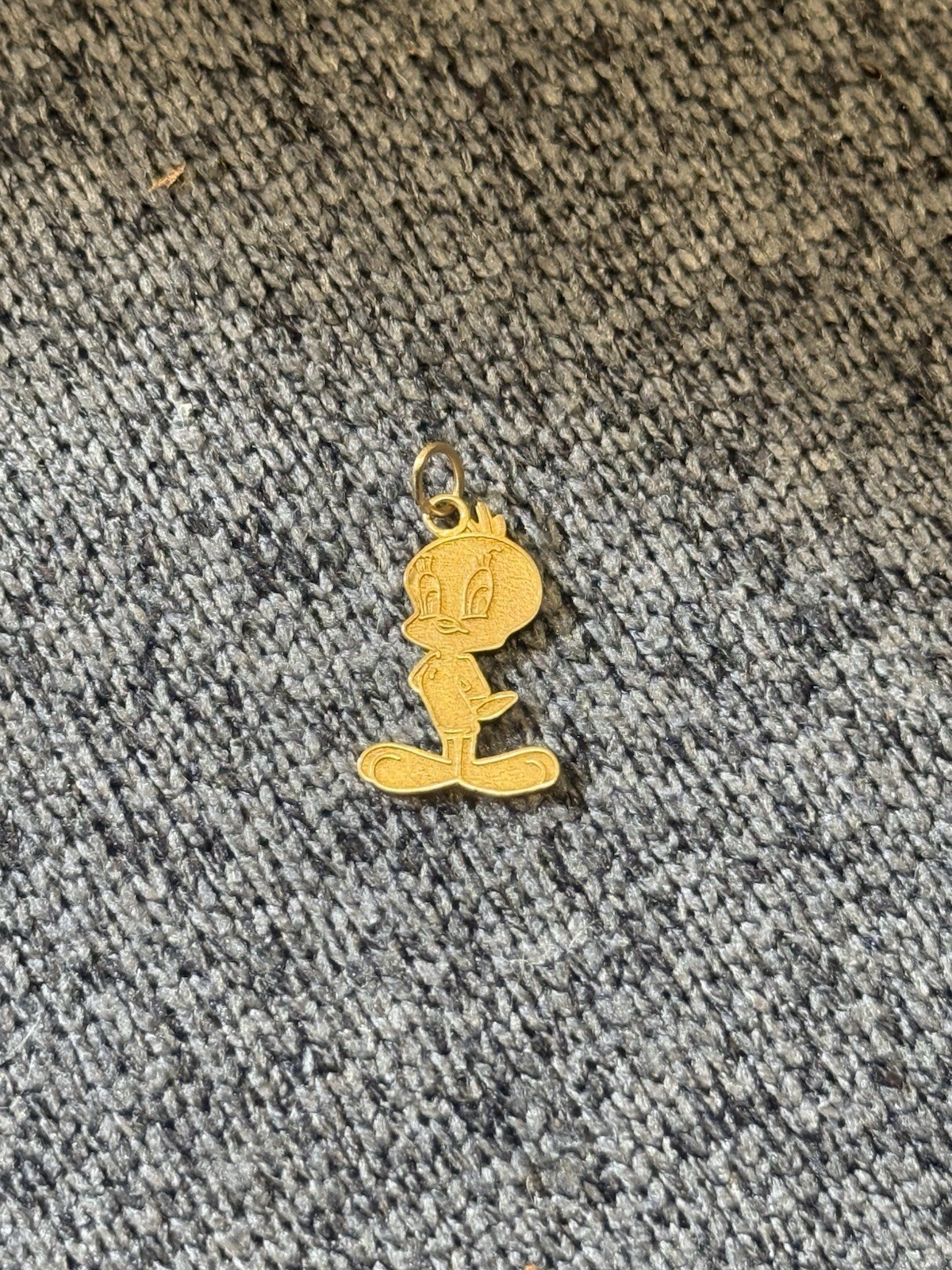 Vintage 1990s Warner Bros Looney Tunes Tweety Bird pendant craft 14K yellow gold