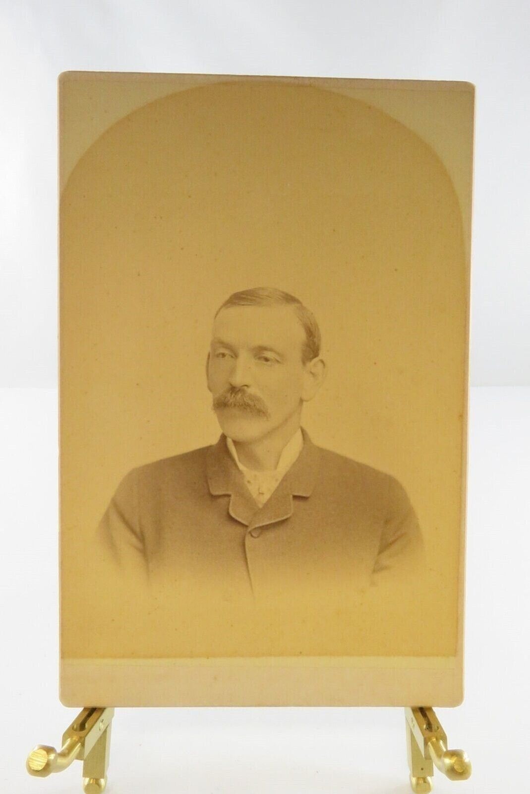 Antique Cabinet Card Photo of a Middle Aged Man Oval Tan Line S. Y. Richards PA