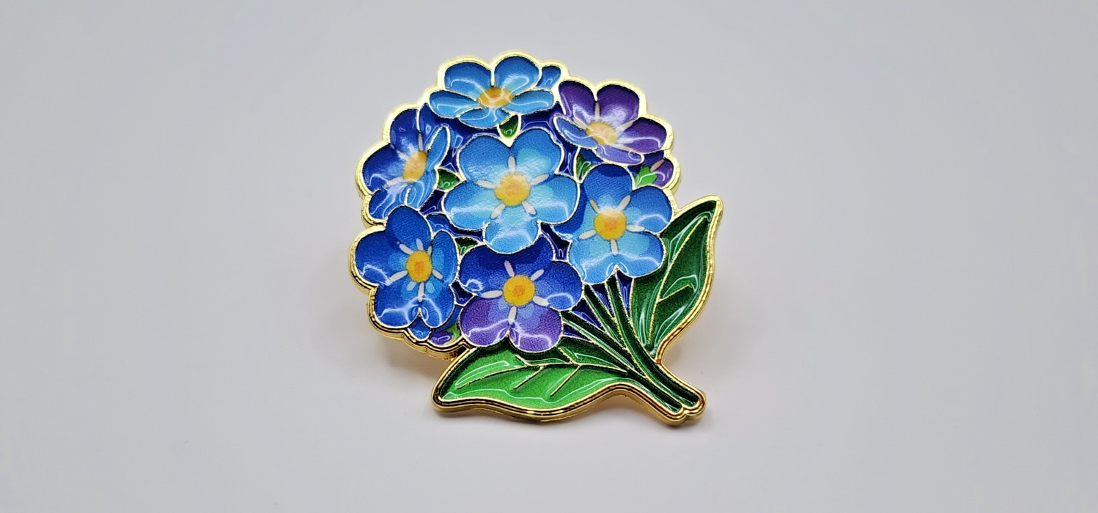 Beautiful Vibrant Floral Flower Blue Forget Me Not Bouquet Lapel Brooch Hat  Pin
