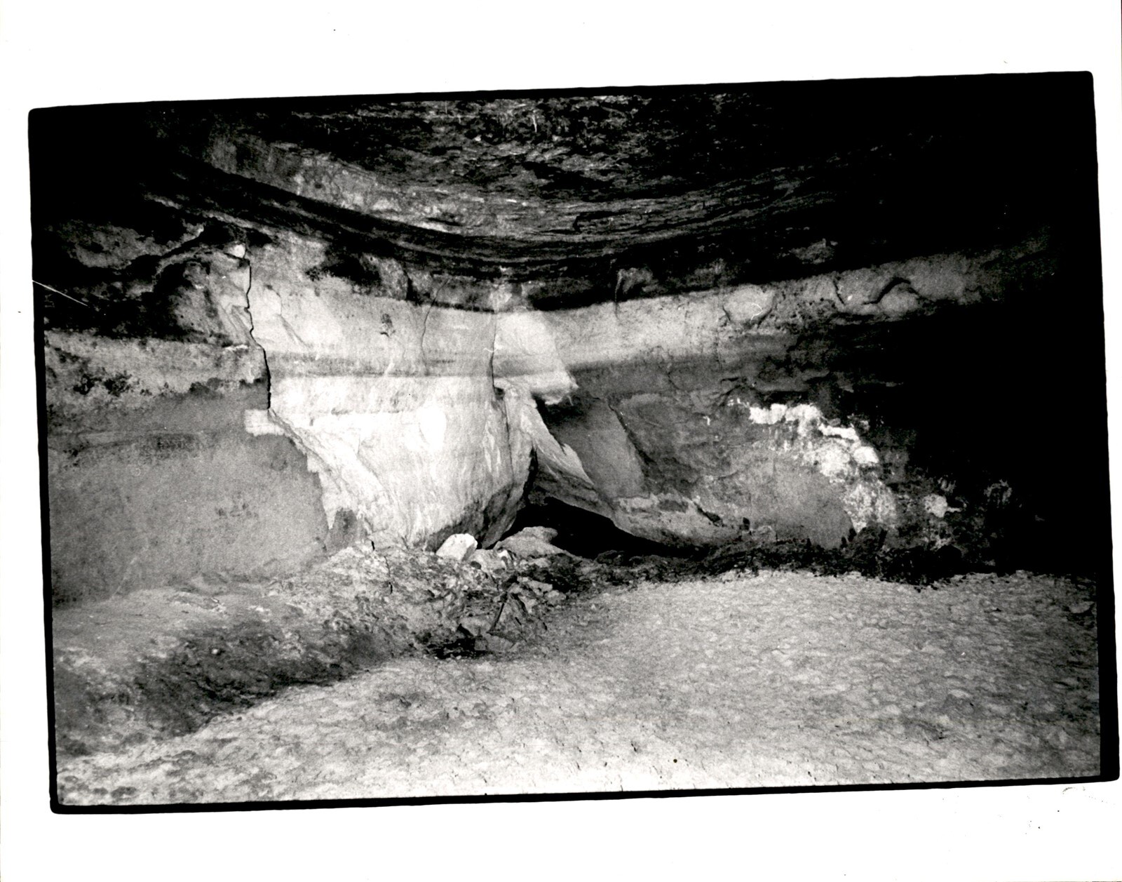 LD324 1972 Orig Roger Nystrom Photo SEVEN OAKS OVAL PARK CAVE EXPLORATION MPLS