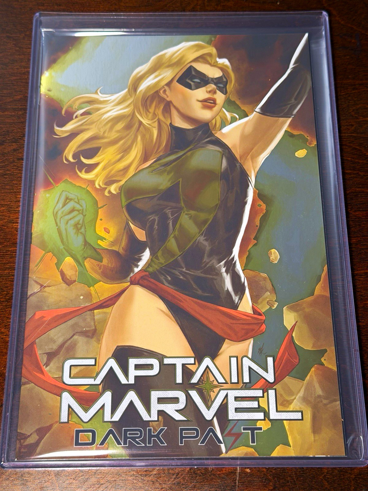 FREE SHIPPING Captain Marvel: Dark Past 1 - MARVEL Comics FOIL