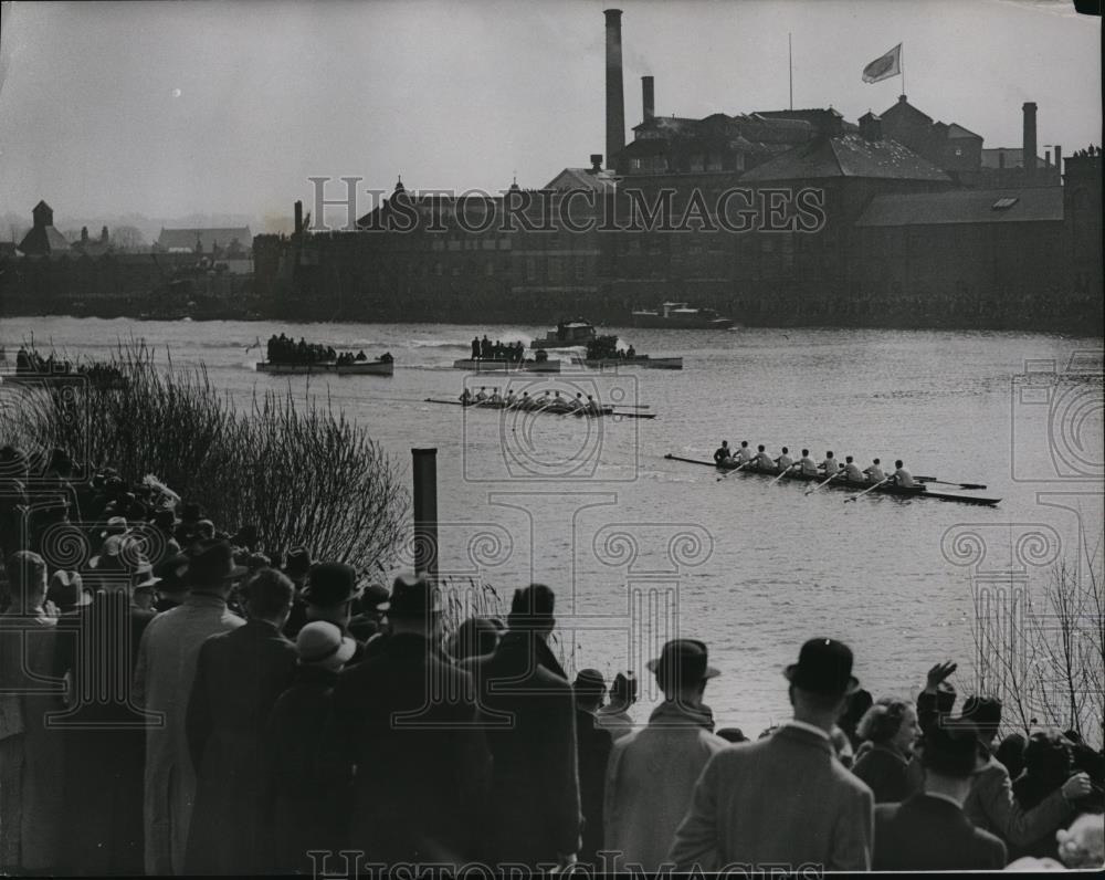 1937 Press Photo Oxford wins crew race vs Cambridge on the Thames River 1937 Press Photo Oxford wins crew race vs Cambridge on the Thames River