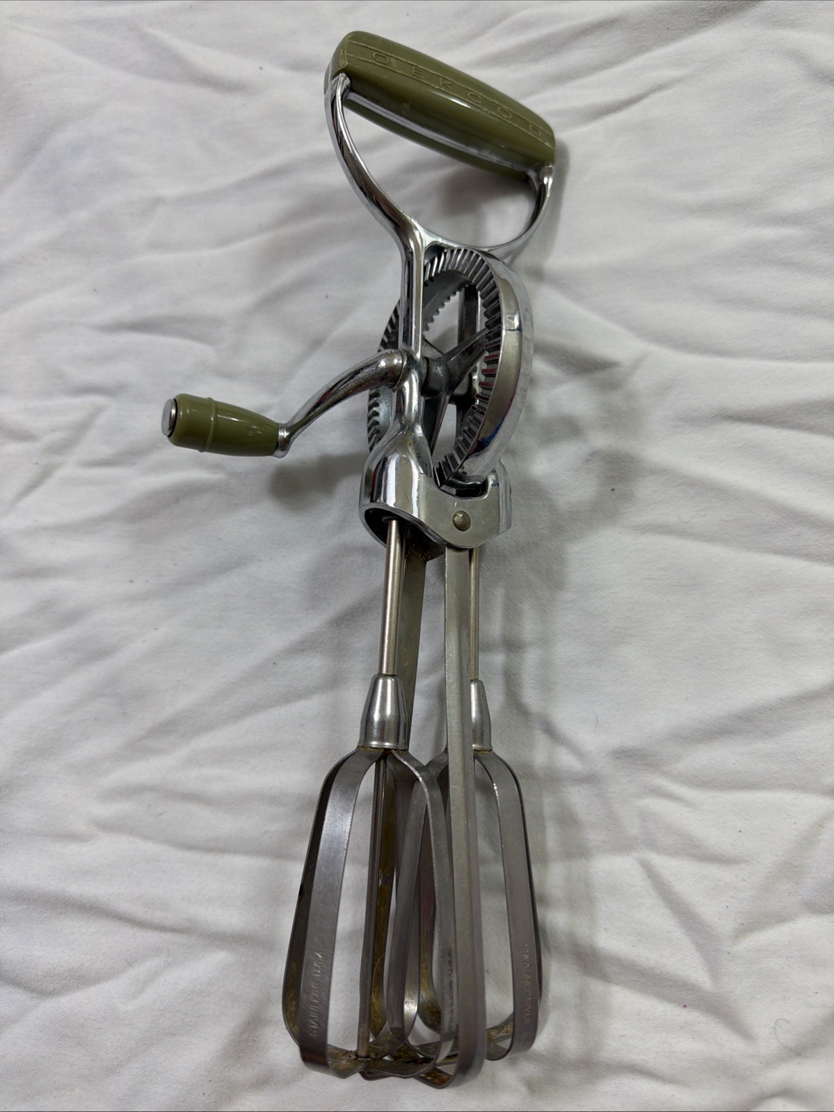 Vintage OEKCOO Manual Hand Held Mixer Beater Stainless Steel USA Kitchen Baking