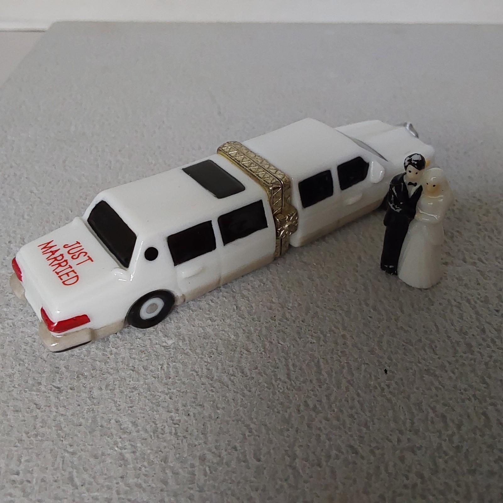 PHB Limousine Trinket Box Porcelain Hinged Wedding Bride Groom Pill Midwest