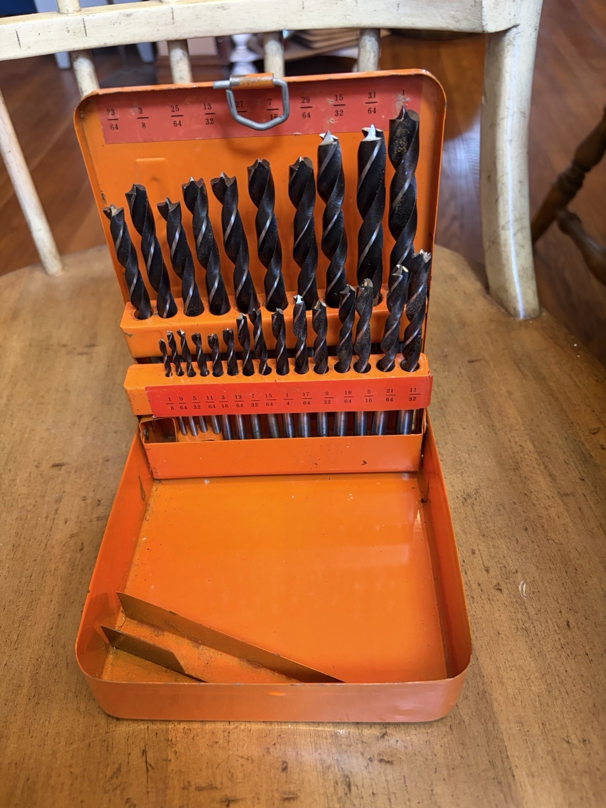 Vintage AMT 25 Pc Wood Drill Set Complete In Orange Metal Box #15