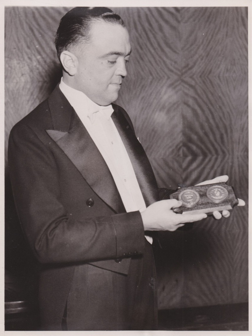 1937 Press Photo FBI Head J. Edgar Hoover, Distinguished Public Service Medal