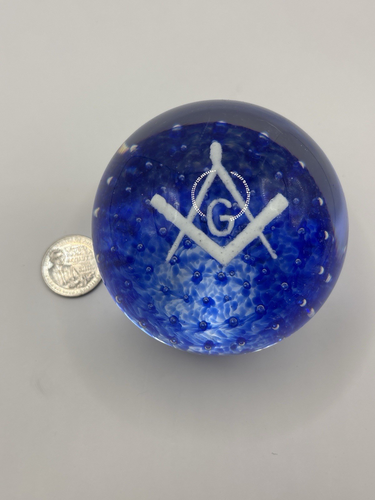 MASON GLASS PAPERWEIGHT SUSPENDED MASONIC EMBLEM COBALT