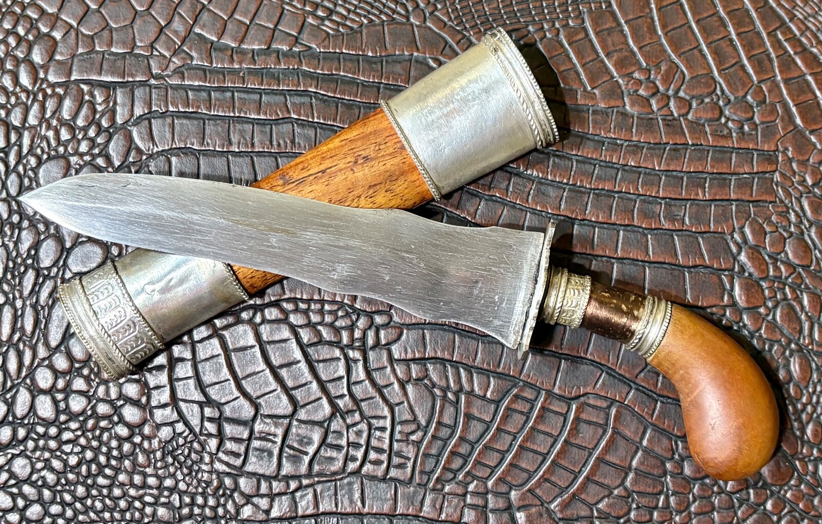 Original Antique Philippine MORO DATU PINAL Dagger 8” Original Antique Philippine MORO DATU PINAL Dagger 8”