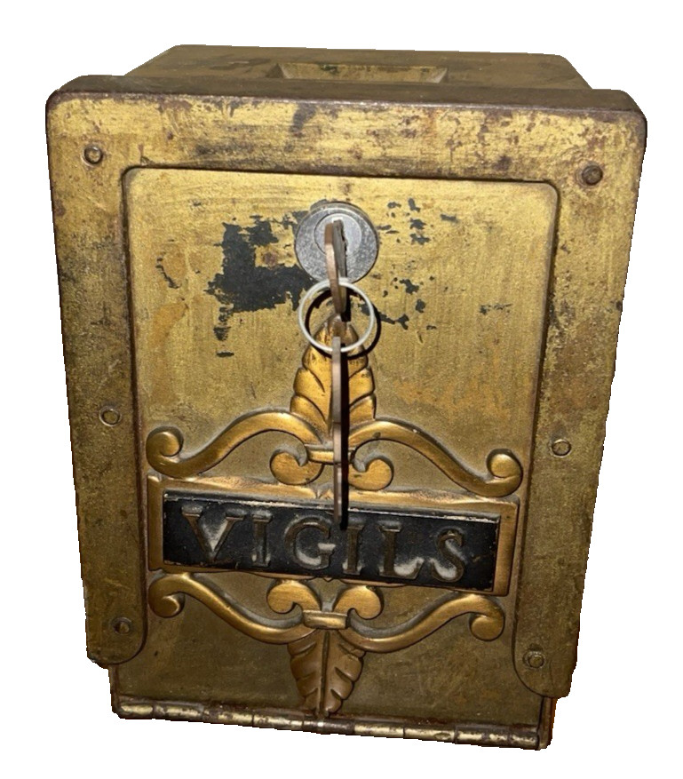 12 POUND VINTAGE CHURCH VIGILS SAFE WITH KEY~5X6X8