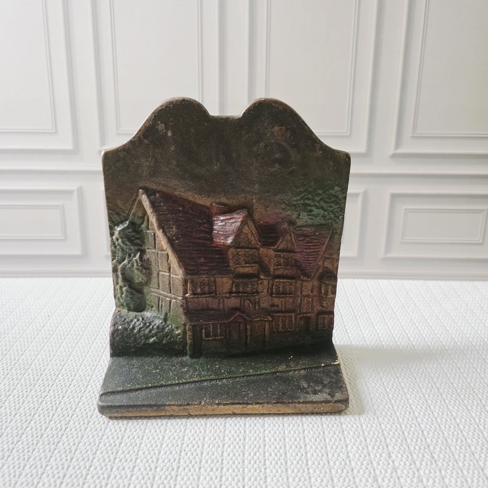 ANTIQUE  CAST IRON BOOKENDS BOOK ENDS SHAKESPEARE\'S HOUSE BUILDING HOME