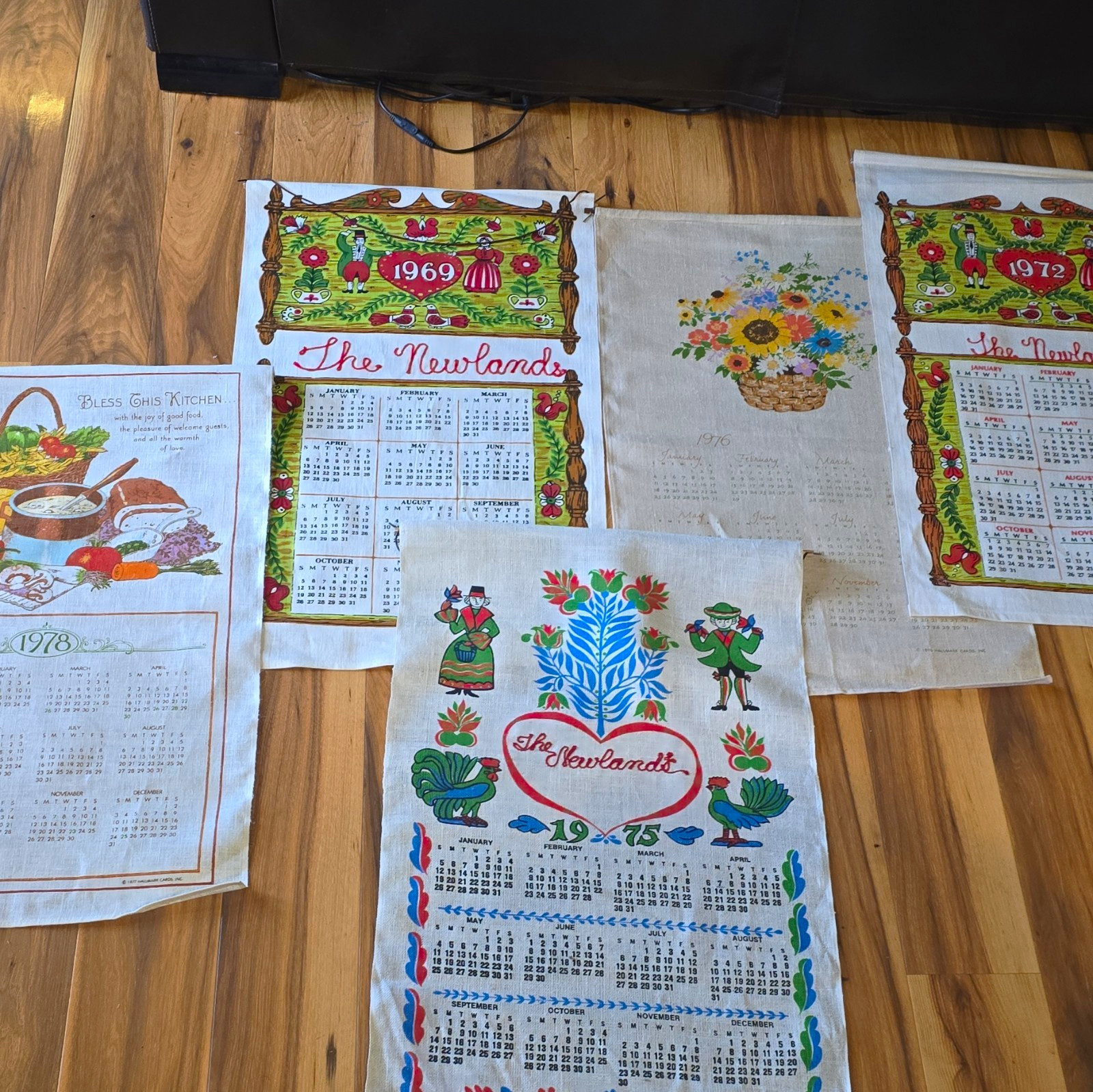  Vtg  Calendar Kitchen Tea Towels Lot of 5