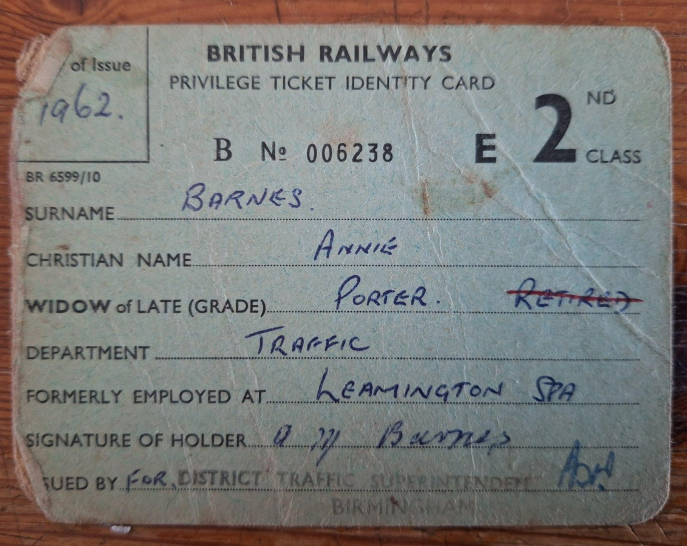VINTAGE 1962 BRITISH RAILWAYS PRIVILEGE IDENTITY CARD porter\'s widow VINTAGE 1962 BRITISH RAILWAYS PRIVILEGE IDENTITY CARD porter\'s widow