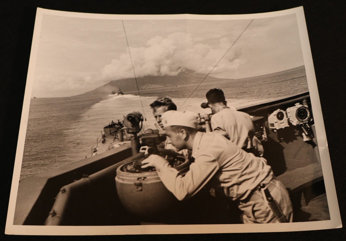WWII US Navy 8x10 Photograph Cape Gloucester New Guinea \'Bob Doyle\' Photographer