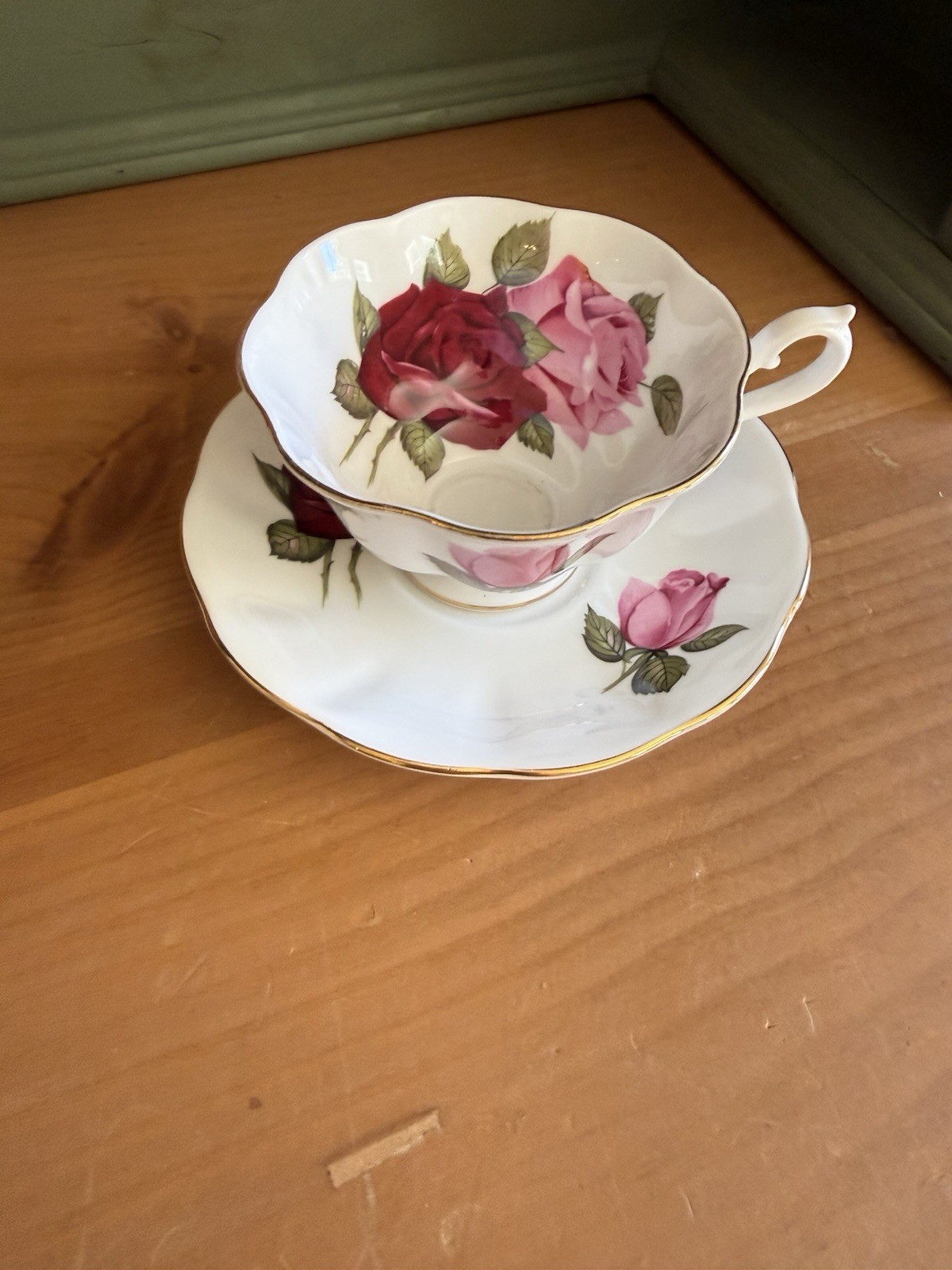 Vintage Royal Albert Fine Bone China Large Red & Pink Roses Teacup and Saucer