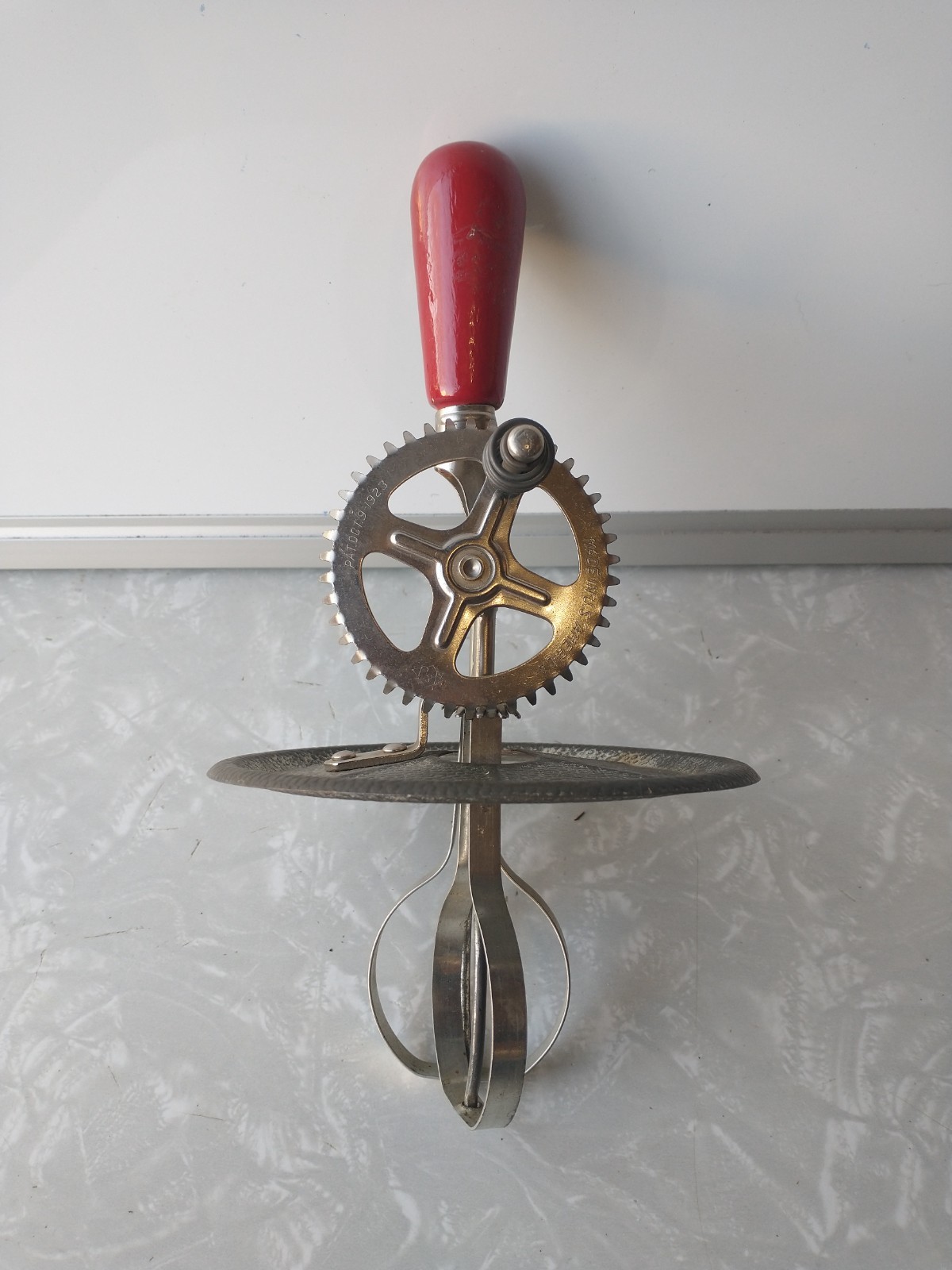 Eggbeater A&J USA Splash Shield Red Wood Handle Eggbeater A&J USA Splash Shield Red Wood Handle