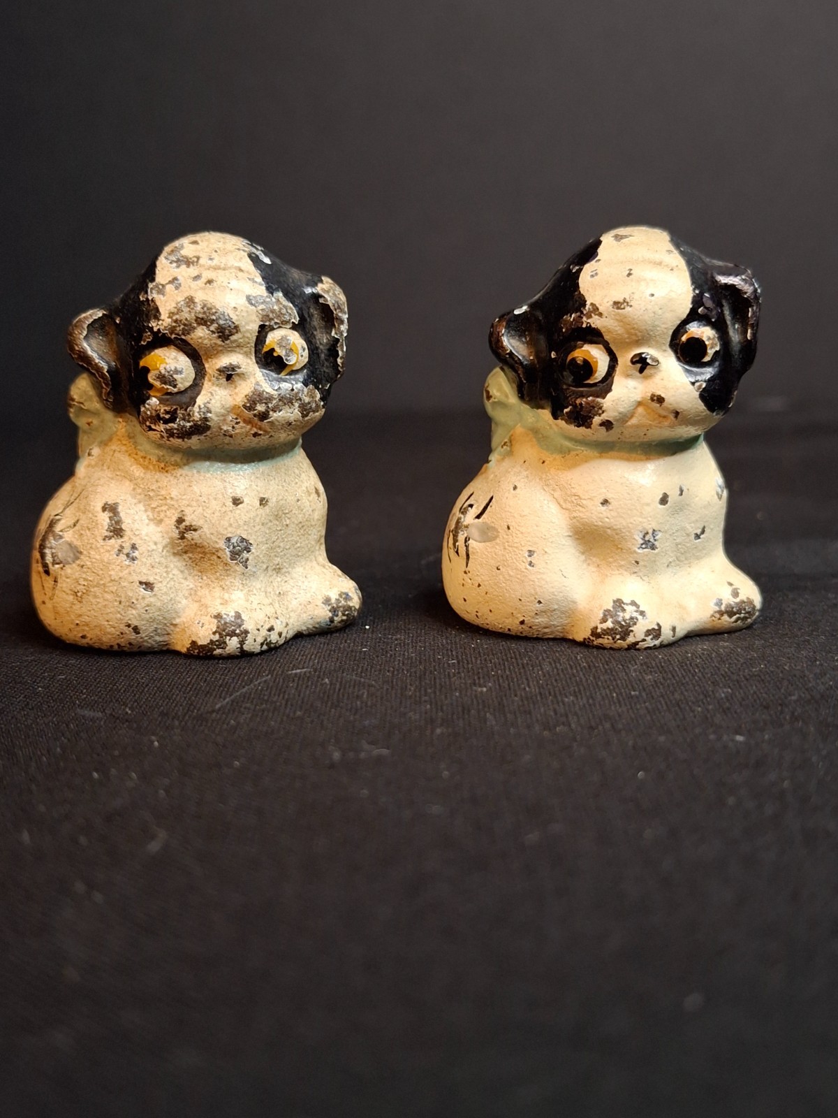 Pair Antique Hubley Cast Iron Puppo Dog Figurine Paperweights Bee on Hip