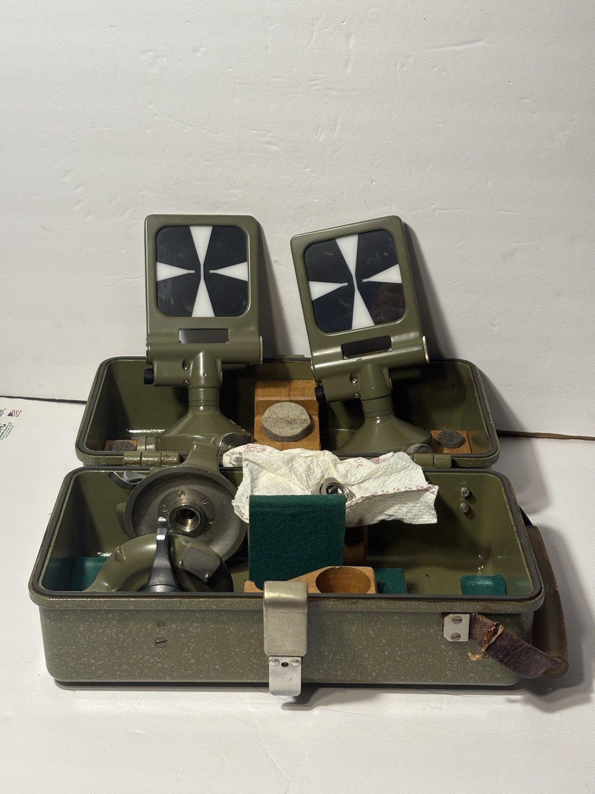 Vintage Kern Switzerland Surveying 2 Target Set W/ Metal Case Vintage Kern Switzerland Surveying 2 Target Set W/ Metal Case