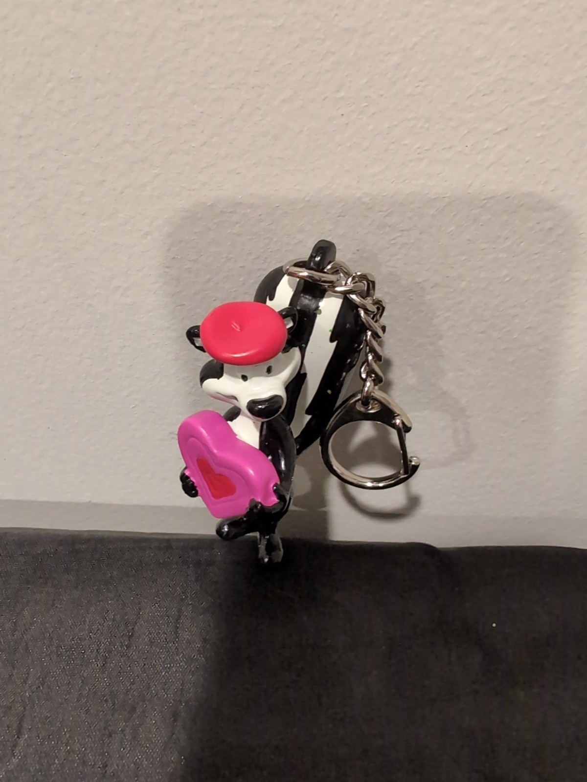 Vintage Pepe Le Pew Keychain With Red Hat And Heart 2.5