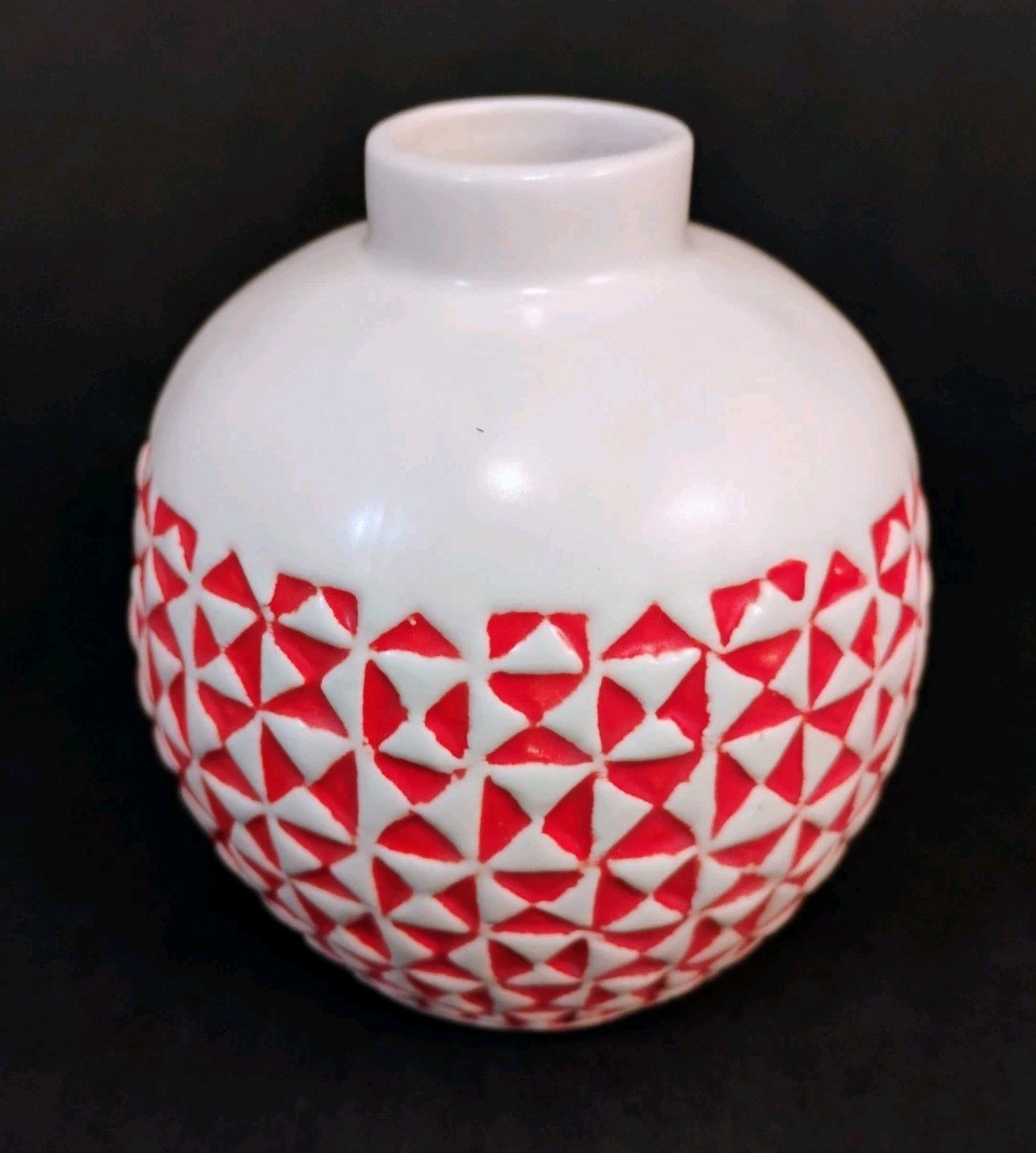 Ceramic Bud Vase Red & White Geometric Pattern Textural Surface 4