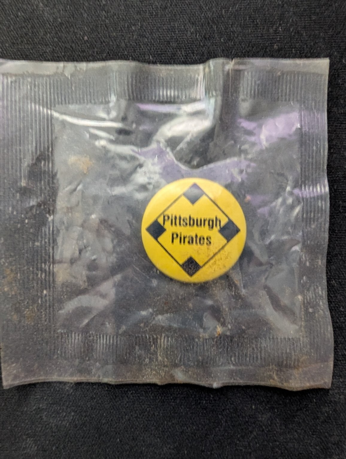 Vintage Crane Potato Chips Pittsburgh Pirates 1984 Pin Button MLB Baseball NOS