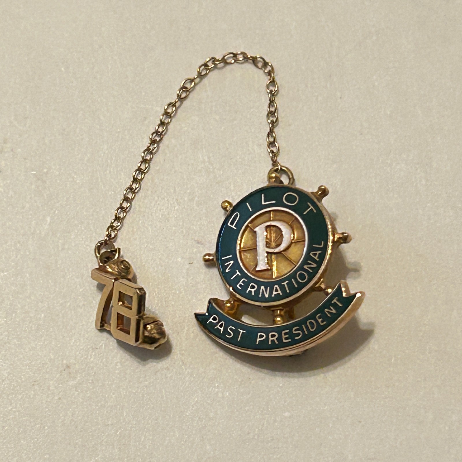 Vintage 1970s 10k Gold & Enamel Pilot International Service Pin 2.6g