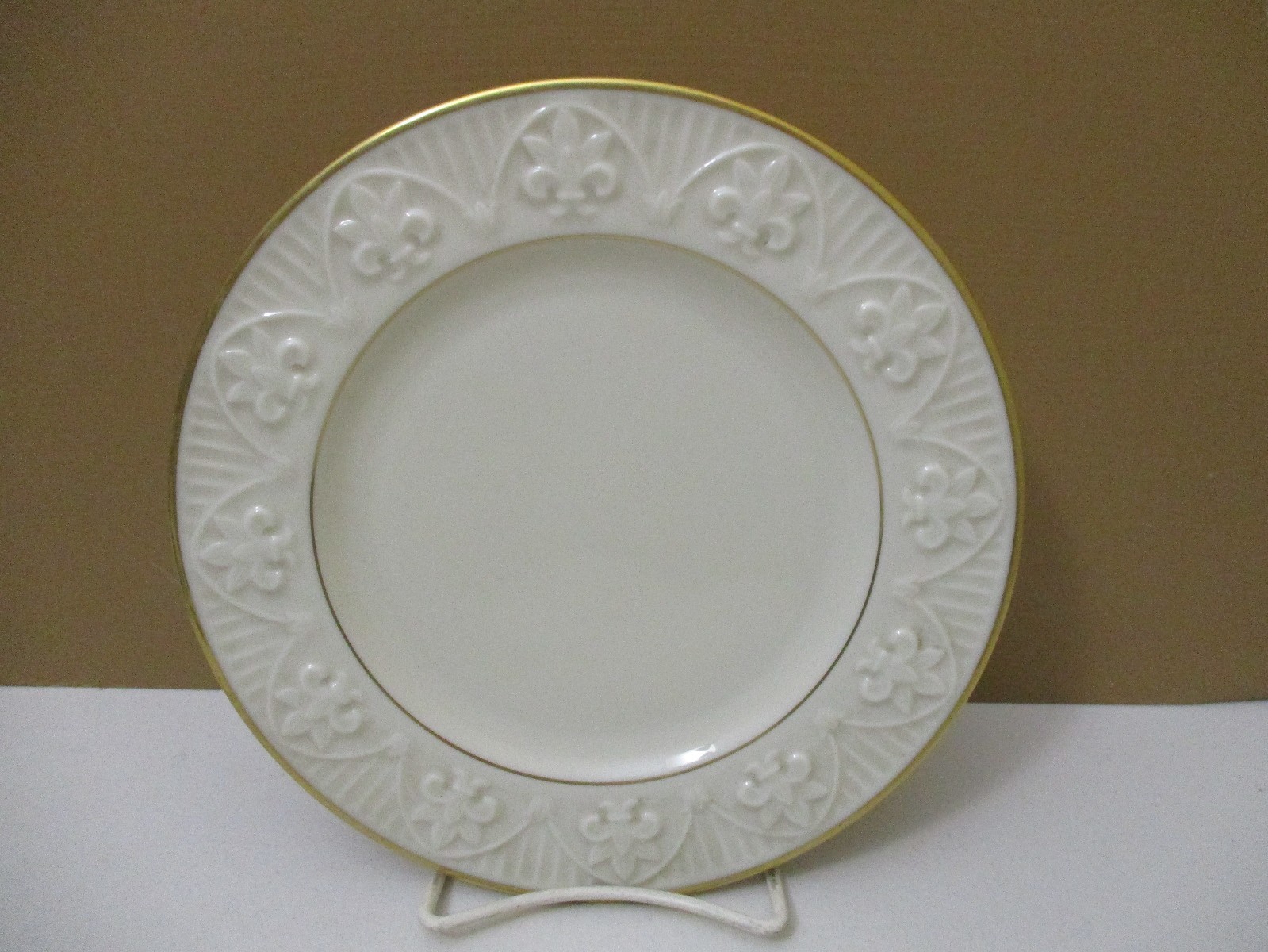LENOX MATELASSE BREAD AND BUTTER PLATE- 6 1/4