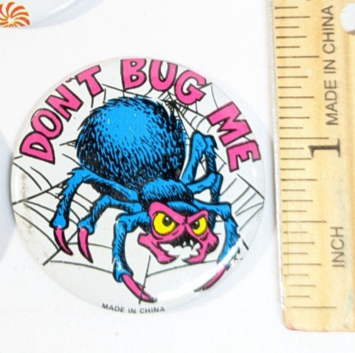 Vintage 1970\'s Don\'t Bug Me Comic Funny small  Pinback Button Old Stock