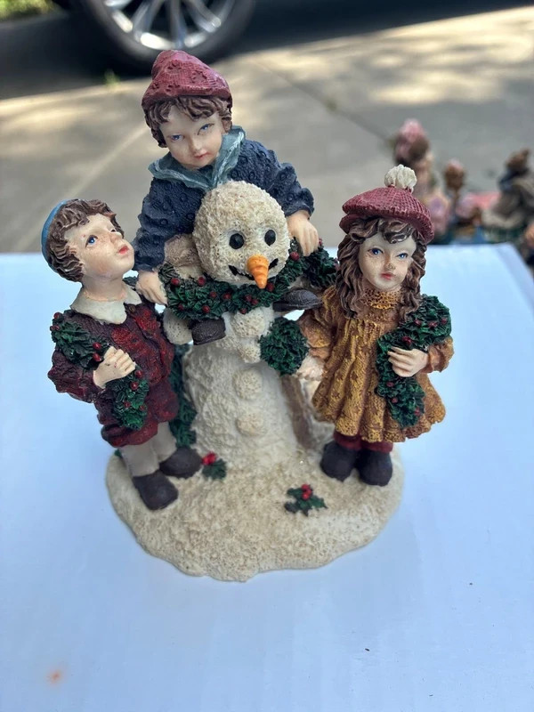 Boyd’s Dollstone Christmas Piece