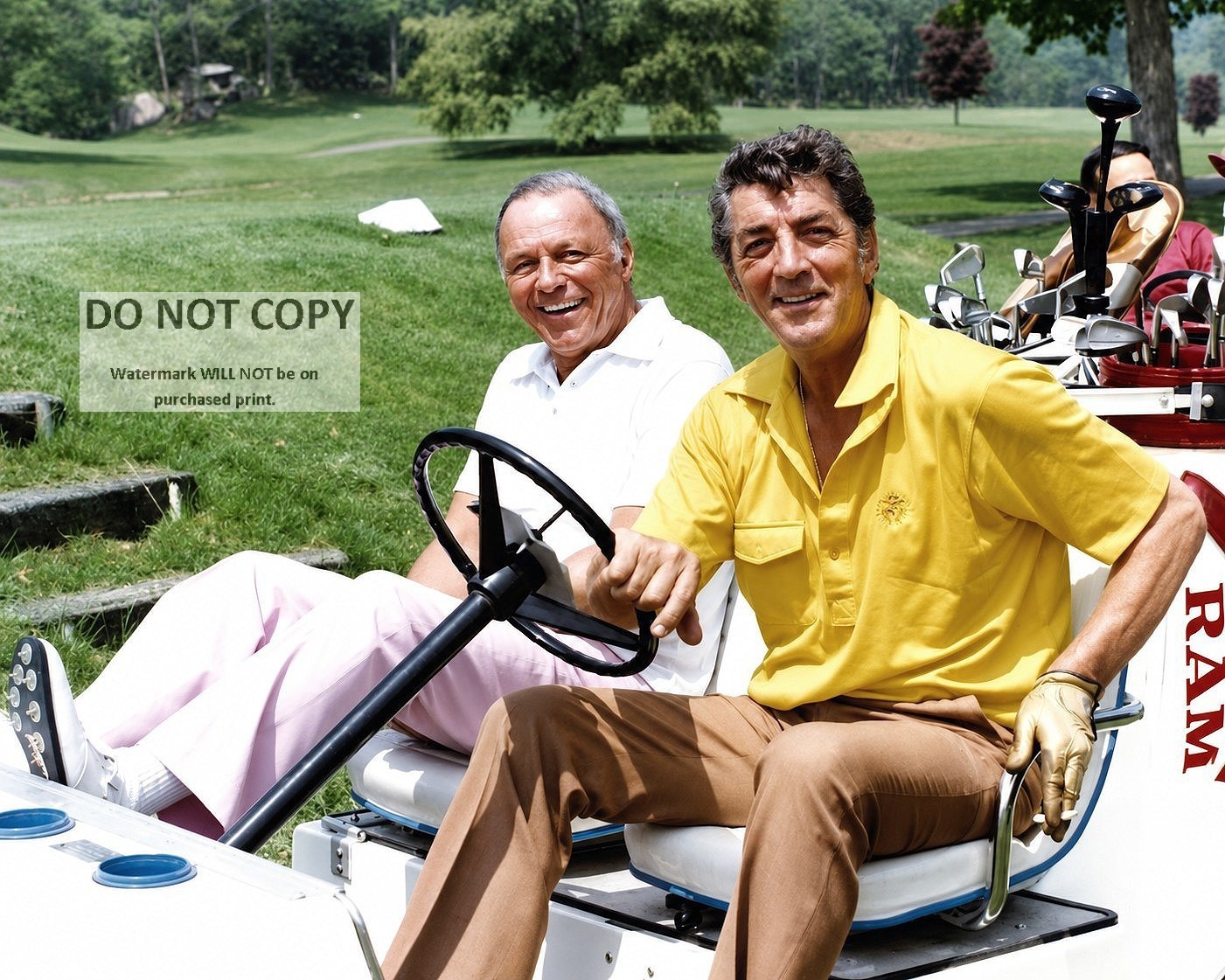 FRANK SINATRA AND DEAN MARTIN PLAY GOLF IN 1988 - 8X10 PHOTO (AA-892)