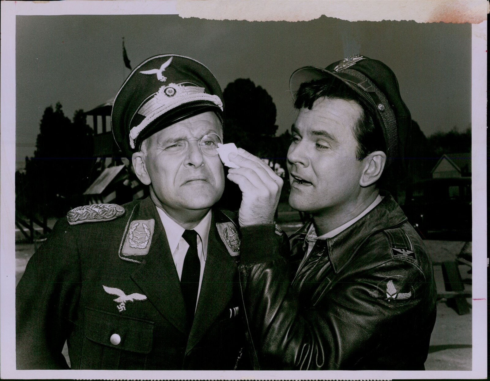 LG823 1966 Original Photo LOOKING HIM IN THE EYE Werner Klemperer Hogan\'s Heroes