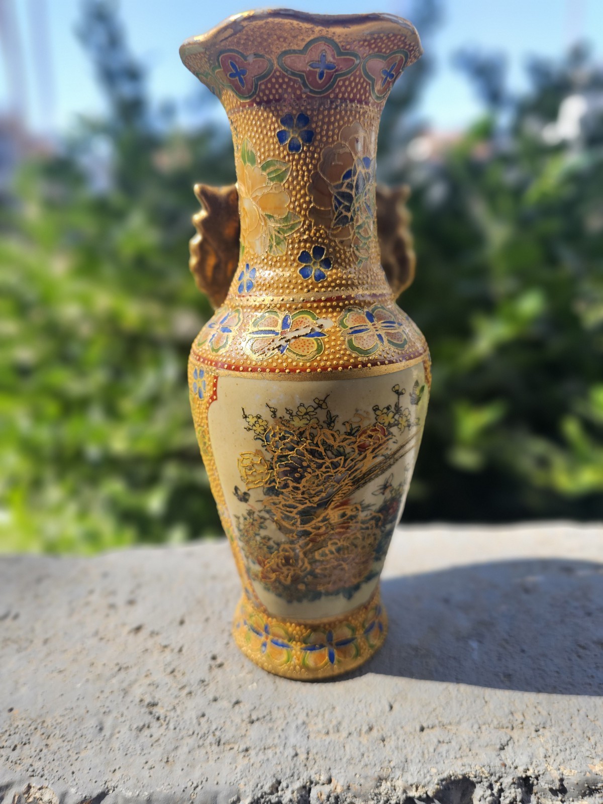 VTG Japanese Satsuma-Style Porcelain Vase Hand Painted Garden Floral  7.75inch