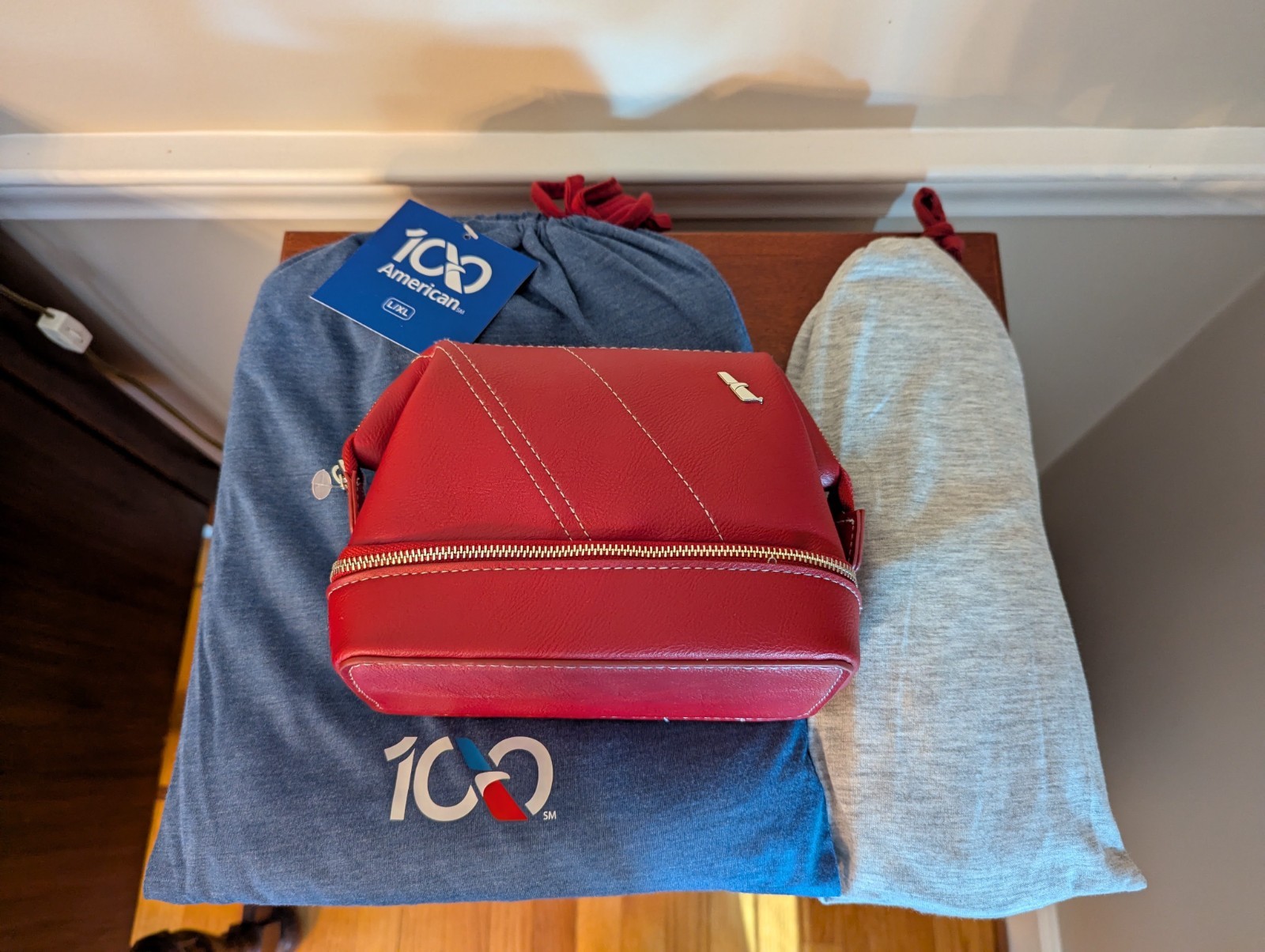 American Airlines 2026 First Class Nest Pajamas L/XL + Slippers + Amenity Kit