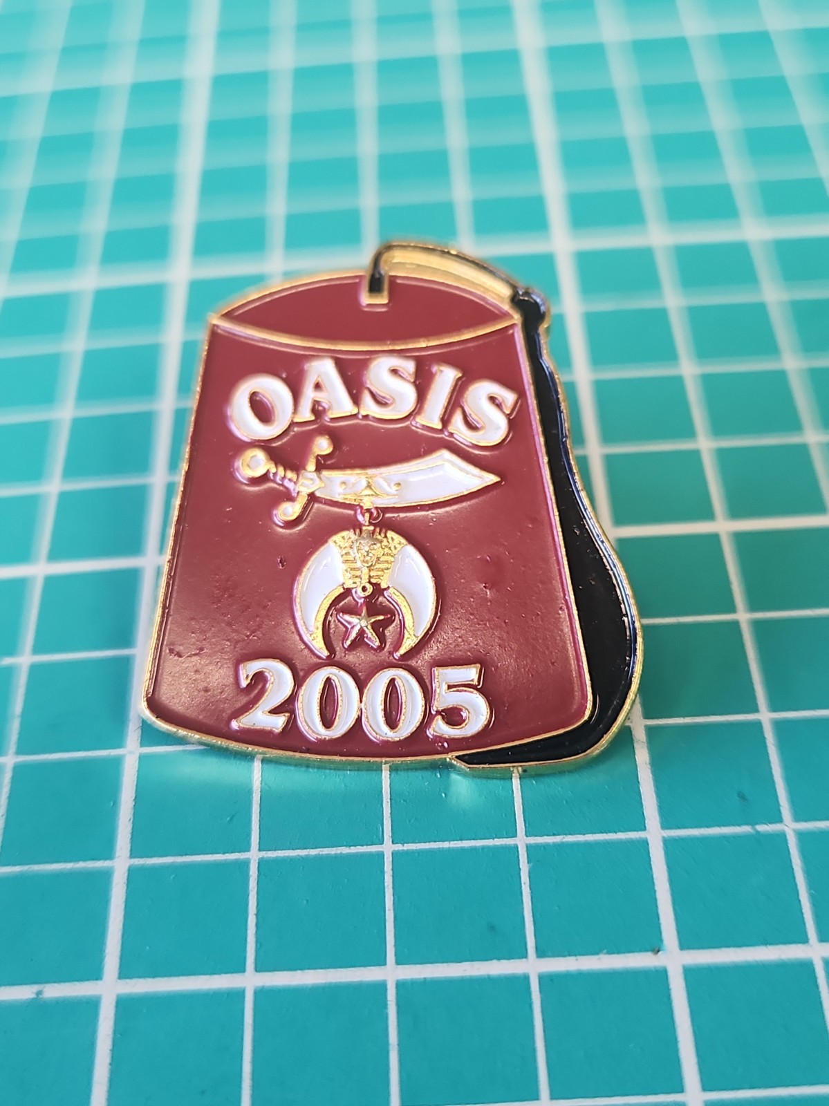 Vtg Freemason Masonic Shriner Oasis 2005 Gold Tone Lapel Pin