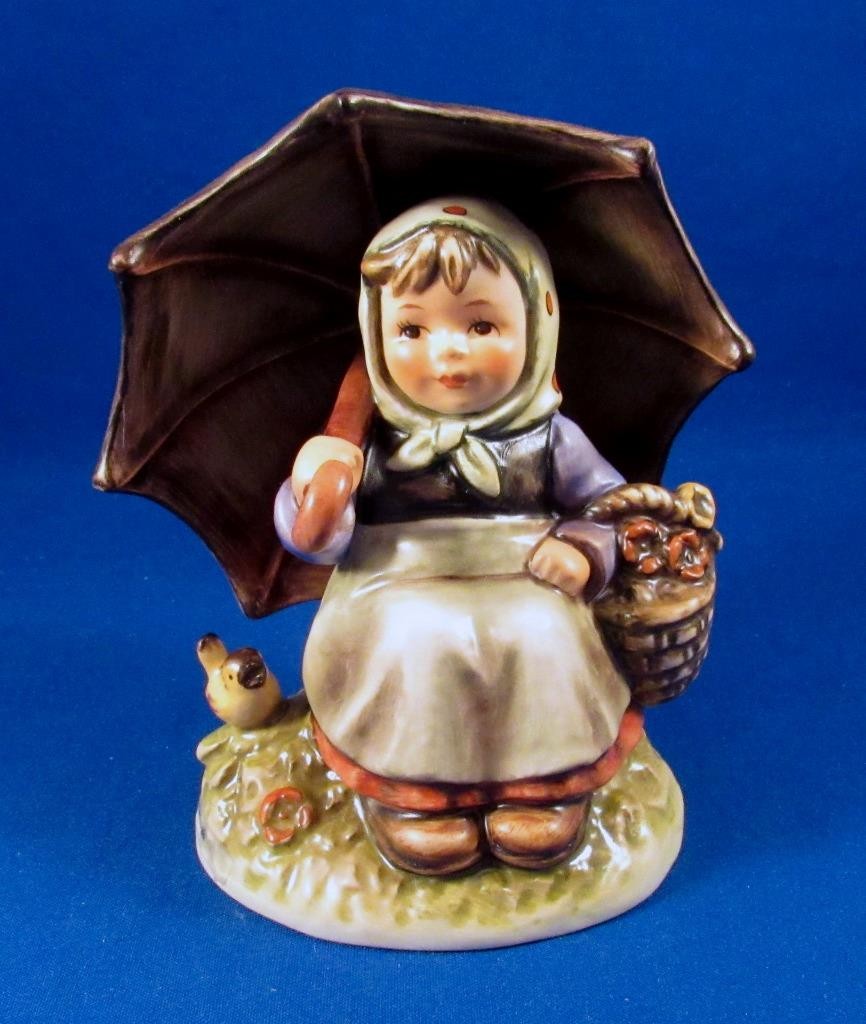 1983 M I Hummel GOEBEL® Collector Club SE #9 SMILING THROUGH Figure #408/o TMK-6
