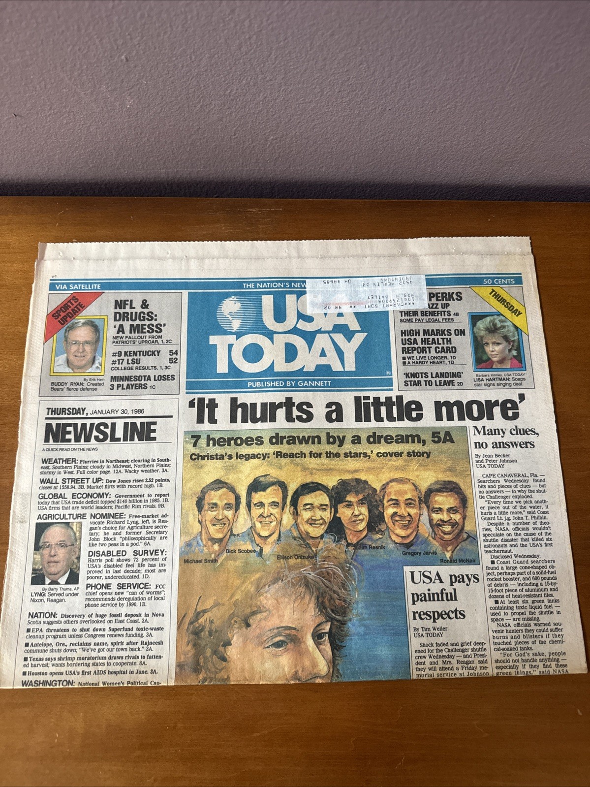 January 30, 1986-USA Today-Space Shuttle CHALLENGER-Historic/vintage newspaper January 30, 1986-USA Today-Space Shuttle CHALLENGER-Historic/vintage newspaper