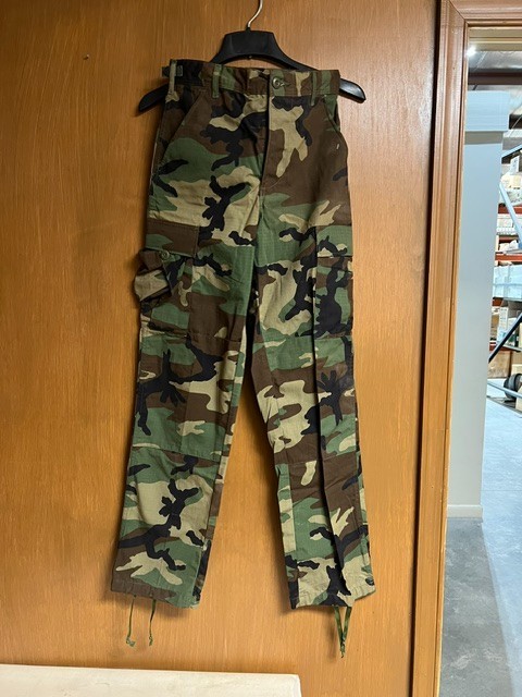 U.S. G.I. Hot Weather Field Trousers, Woodland, Unused. Medium/ Long U.S. G.I. Hot Weather Field Trousers, Woodland, Unused. Medium/ Long