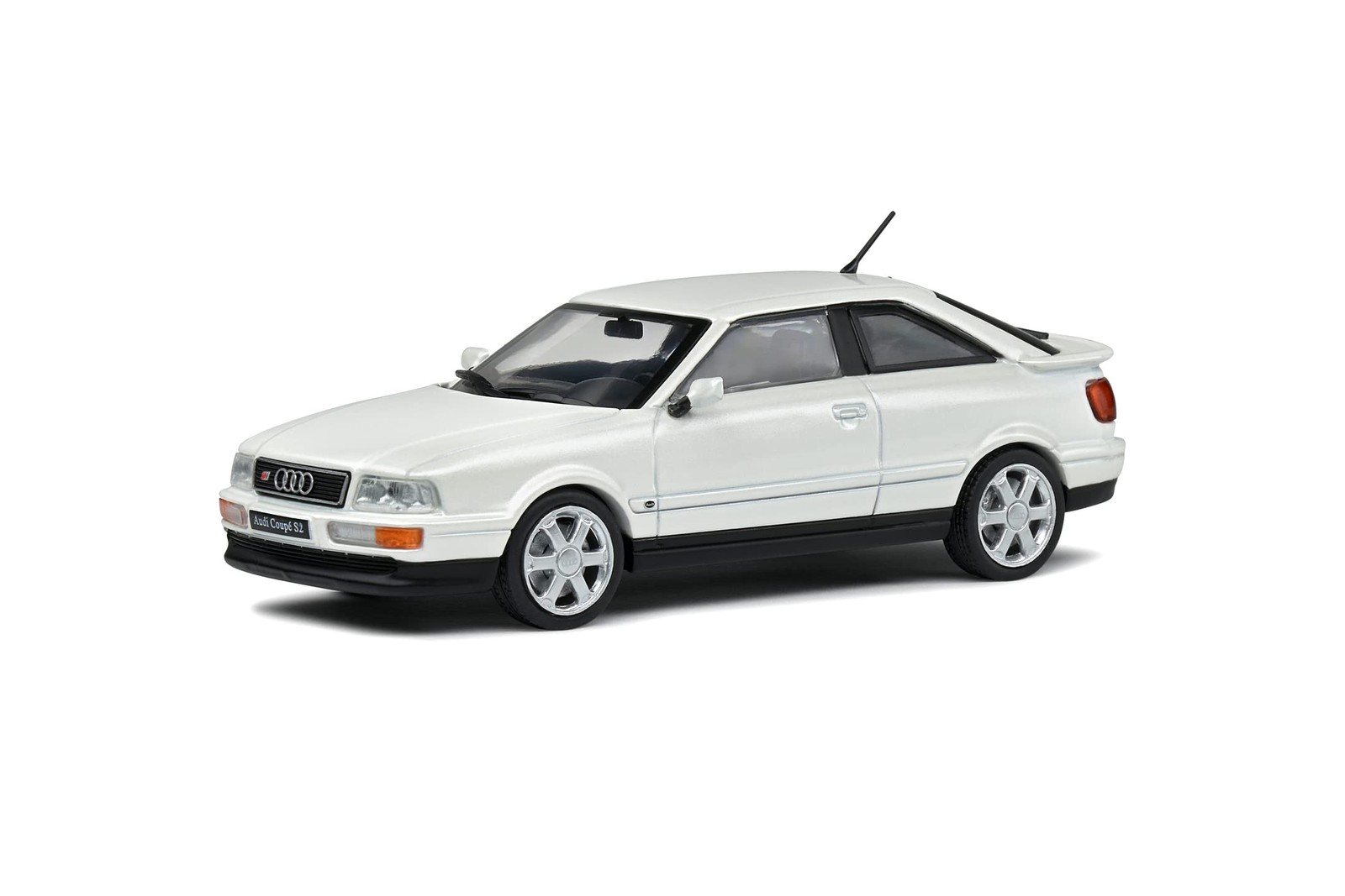 Solido 1:43 Scale Diecast Audi Coupe S2 Pearl White 1992 Model S4312202 Solido 1:43 Scale Diecast Audi Coupe S2 Pearl White 1992 Model S4312202