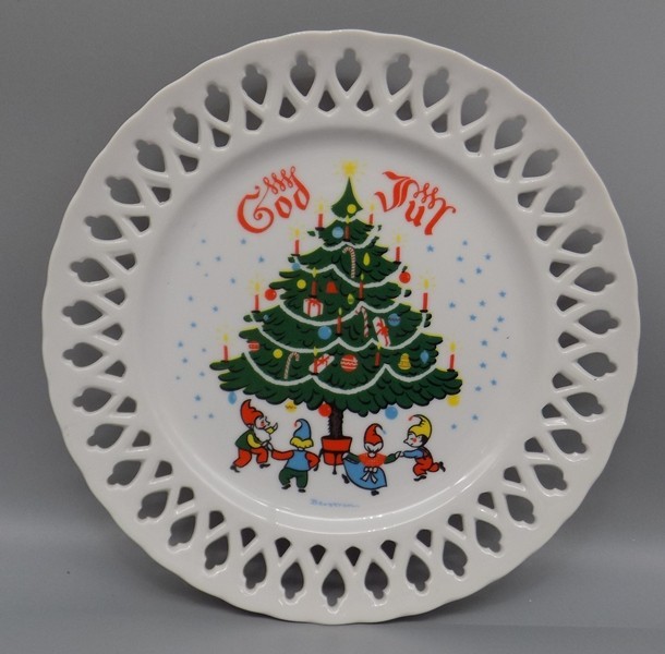 Vintage Berggren God Jul Elves Christmas Plate Pierced Norway Norwegian 9 Inch