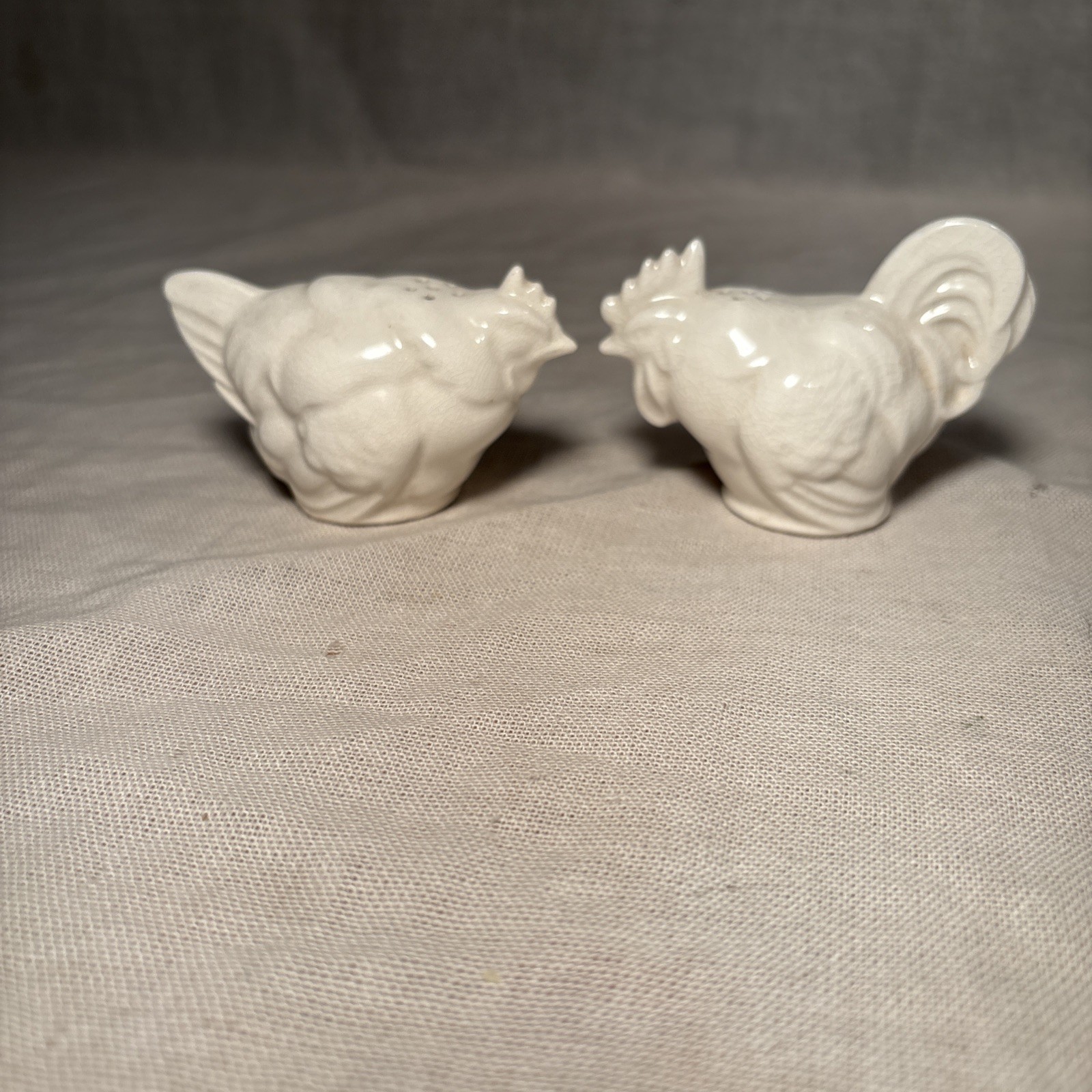 Vintage White Chicken Hen And Rooster Ceramic Salt & Pepper Shakers, Japan