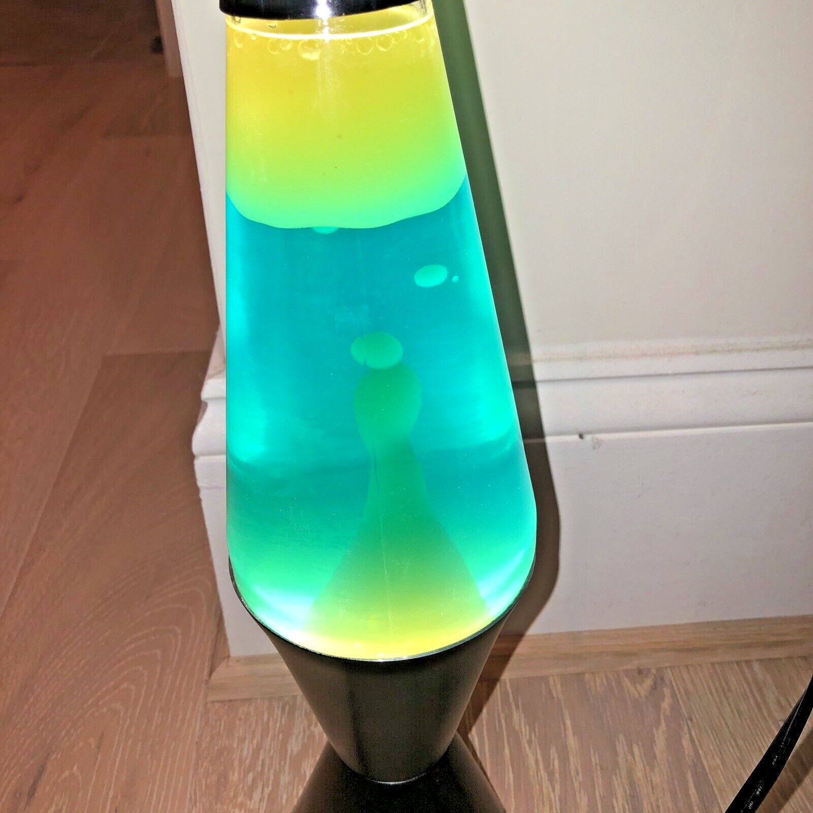 Vintage 1990's LAVA LAMP Wax 8403 ORIGINAL IN BOX with manuals bulb