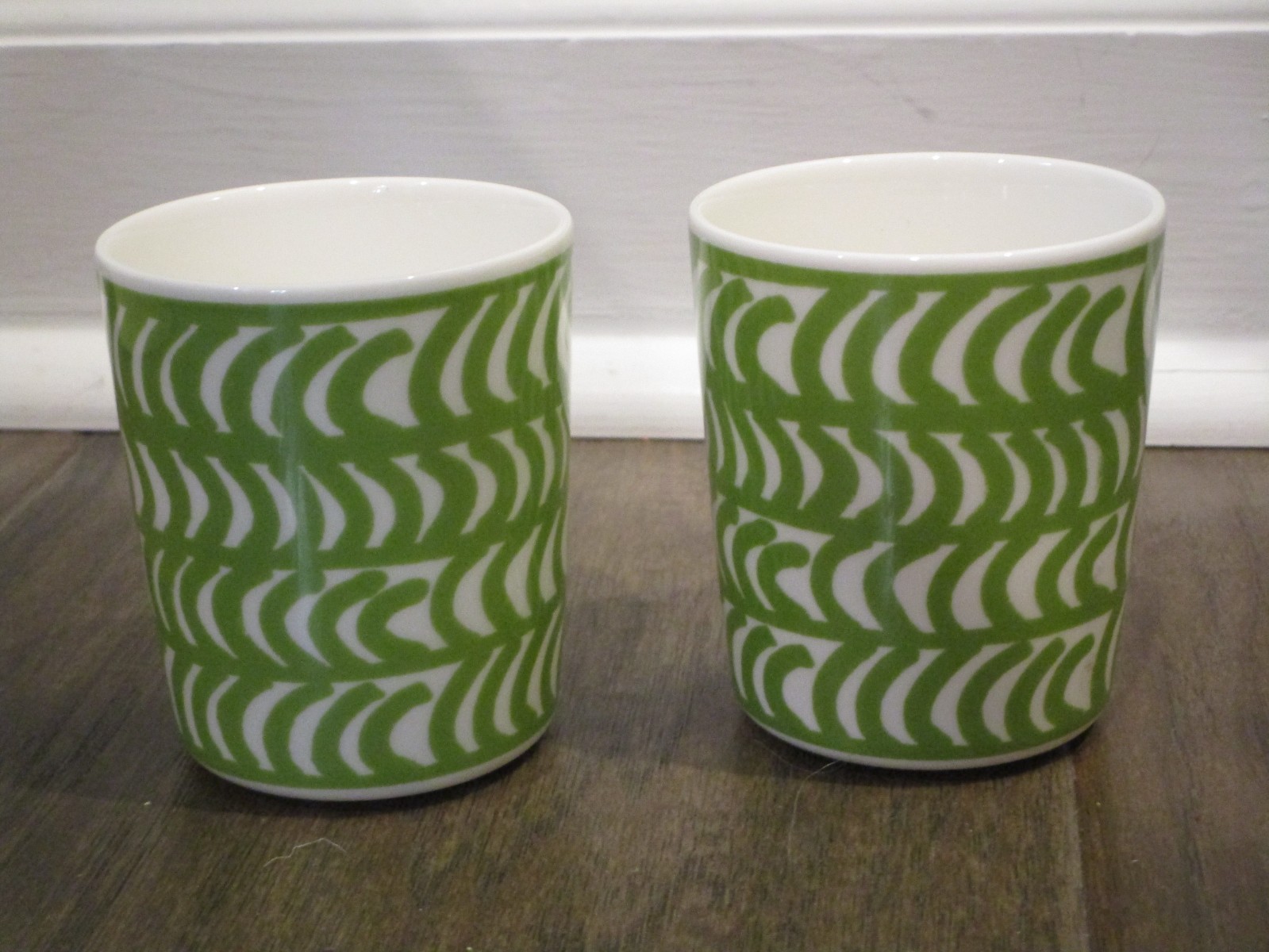 MARIMEKKO OIVA RAUTASANKY LIME GREEN MUG/CUP  SET OF 2  BRAND NEW