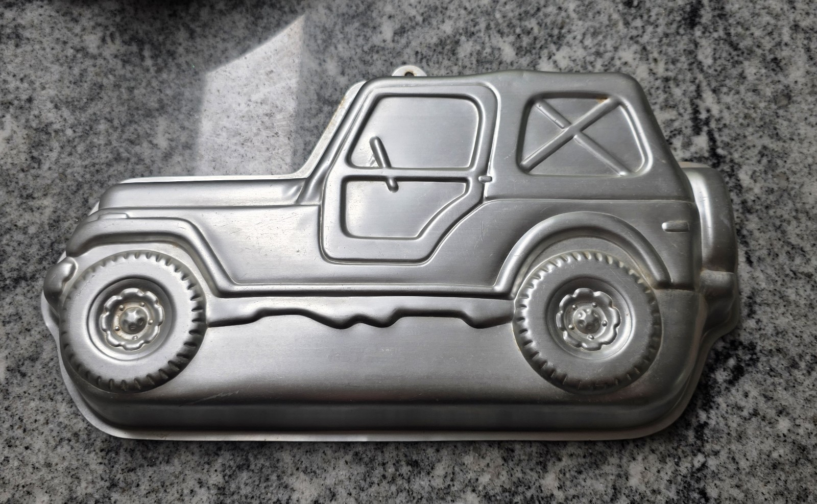 Wilton 1980 Free Wheelin\' 4x4 Truck Cake Pan 502-1565 Vintage Cake Mold