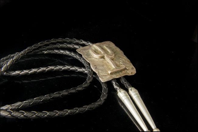 VINTAGE JERRY ROAN JR NAVAJO CACTUS STERLING BOLO TIE 50\'s