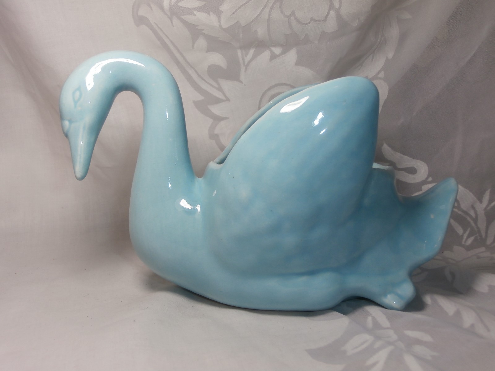 SMALL VINTAGE BLUE POTTERY SWAN FIGURAL PLANTER 7.25 SMALL VINTAGE BLUE POTTERY SWAN FIGURAL PLANTER 7.25